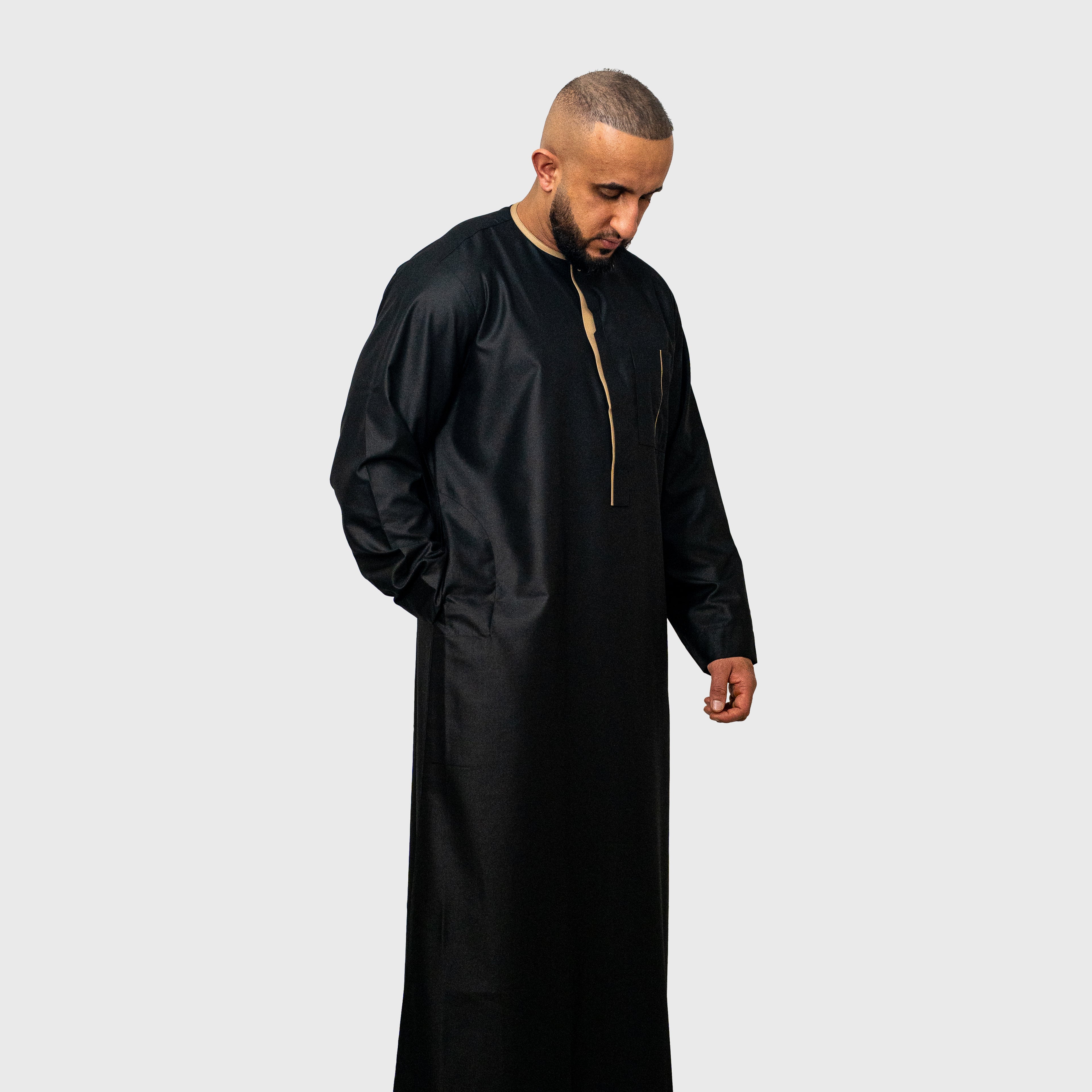 Luxury Buttoned Midnight Black ZA Emirati Thobe